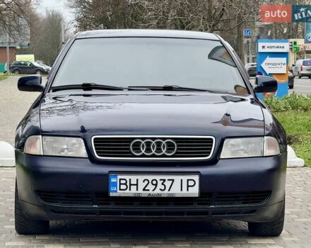 Синий Ауди А4, объемом двигателя 1.8 л и пробегом 321 тыс. км за 3400 $, фото 4 на Automoto.ua