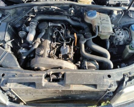 Синий Ауди А4, объемом двигателя 1.9 л и пробегом 300 тыс. км за 1666 $, фото 6 на Automoto.ua