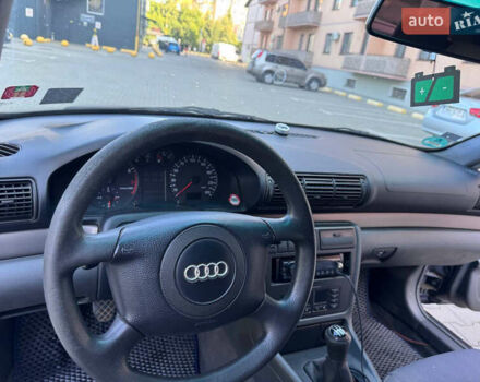 Синий Ауди А4, объемом двигателя 1.6 л и пробегом 228 тыс. км за 2800 $, фото 8 на Automoto.ua