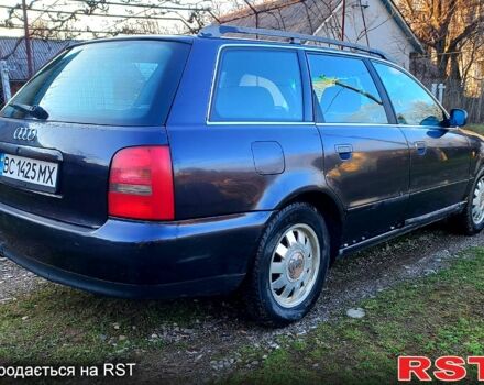 Синий Ауди А4, объемом двигателя 1.8 л и пробегом 300 тыс. км за 1900 $, фото 1 на Automoto.ua