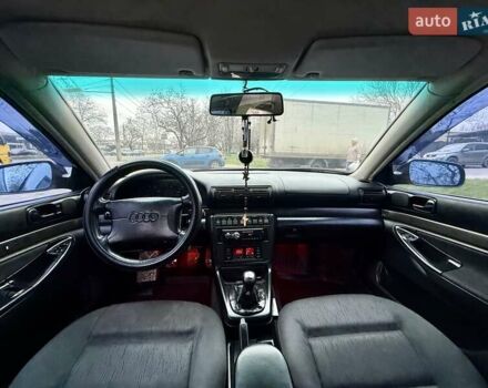 Синий Ауди А4, объемом двигателя 1.8 л и пробегом 321 тыс. км за 3400 $, фото 58 на Automoto.ua