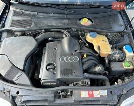 Синий Ауди А4, объемом двигателя 1.6 л и пробегом 275 тыс. км за 4300 $, фото 2 на Automoto.ua