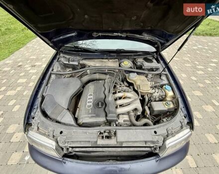 Синий Ауди А4, объемом двигателя 1.8 л и пробегом 321 тыс. км за 3400 $, фото 64 на Automoto.ua