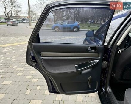 Синий Ауди А4, объемом двигателя 1.8 л и пробегом 321 тыс. км за 3400 $, фото 56 на Automoto.ua