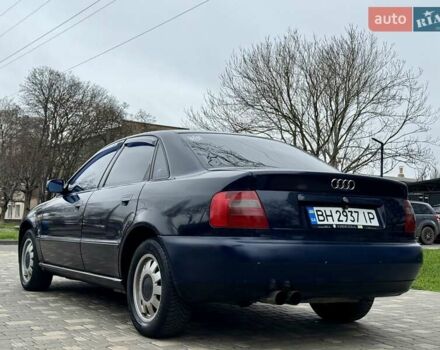 Синий Ауди А4, объемом двигателя 1.8 л и пробегом 321 тыс. км за 3400 $, фото 10 на Automoto.ua