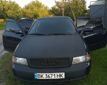 Синий Ауди А4, объемом двигателя 1.6 л и пробегом 250 тыс. км за 3000 $, фото 15 на Automoto.ua