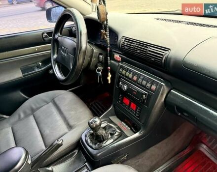 Синий Ауди А4, объемом двигателя 1.8 л и пробегом 321 тыс. км за 3400 $, фото 43 на Automoto.ua