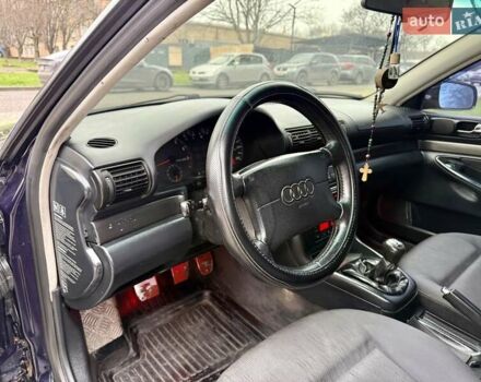 Синий Ауди А4, объемом двигателя 1.8 л и пробегом 321 тыс. км за 3400 $, фото 34 на Automoto.ua