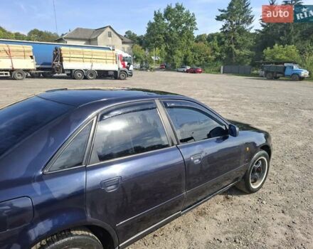 Синий Ауди А4, объемом двигателя 1.6 л и пробегом 286 тыс. км за 2600 $, фото 6 на Automoto.ua