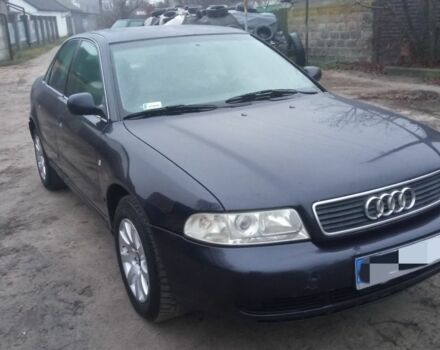 Синий Ауди А4, объемом двигателя 2 л и пробегом 300 тыс. км за 2000 $, фото 5 на Automoto.ua