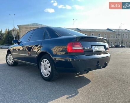 Синий Ауди А4, объемом двигателя 1.6 л и пробегом 275 тыс. км за 4300 $, фото 4 на Automoto.ua