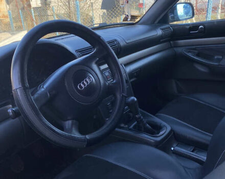 Синій Ауді А4, об'ємом двигуна 1.6 л та пробігом 36 тис. км за 3000 $, фото 12 на Automoto.ua