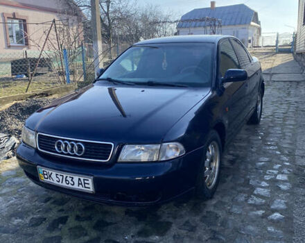 Синій Ауді А4, об'ємом двигуна 1.6 л та пробігом 36 тис. км за 3000 $, фото 4 на Automoto.ua