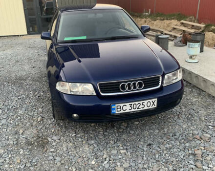 Синий Ауди А4, объемом двигателя 1.8 л и пробегом 305 тыс. км за 3700 $, фото 1 на Automoto.ua