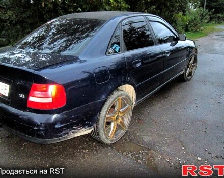 Синій Ауді А4, об'ємом двигуна 1.8 л та пробігом 0 тис. км за 3200 $, фото 3 на Automoto.ua