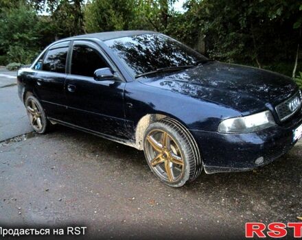 Синій Ауді А4, об'ємом двигуна 1.8 л та пробігом 0 тис. км за 3200 $, фото 4 на Automoto.ua