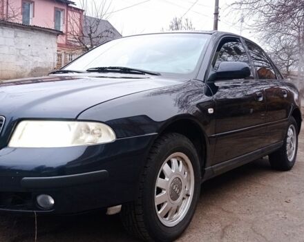 Синий Ауди А4, объемом двигателя 1.6 л и пробегом 200 тыс. км за 1650 $, фото 1 на Automoto.ua