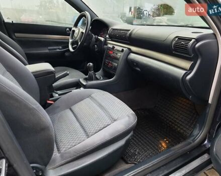 Синій Ауді А4, об'ємом двигуна 1.6 л та пробігом 348 тис. км за 2999 $, фото 13 на Automoto.ua