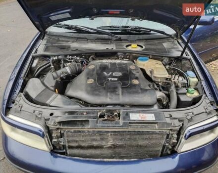 Синий Ауди А4, объемом двигателя 2.5 л и пробегом 271 тыс. км за 4000 $, фото 7 на Automoto.ua