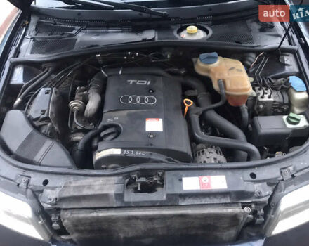 Синій Ауді А4, об'ємом двигуна 1.9 л та пробігом 370 тис. км за 3800 $, фото 15 на Automoto.ua