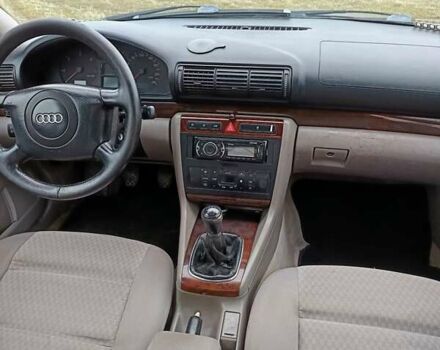 Синий Ауди А4, объемом двигателя 1.9 л и пробегом 317 тыс. км за 2800 $, фото 8 на Automoto.ua