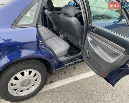 Синий Ауди А4, объемом двигателя 1.8 л и пробегом 167 тыс. км за 5200 $, фото 12 на Automoto.ua