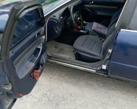 Синий Ауди А4, объемом двигателя 1.6 л и пробегом 280 тыс. км за 4150 $, фото 2 на Automoto.ua