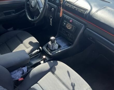 Синий Ауди А4, объемом двигателя 1.8 л и пробегом 408 тыс. км за 2400 $, фото 5 на Automoto.ua