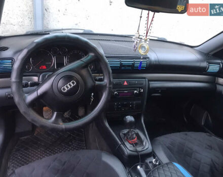 Синій Ауді А4, об'ємом двигуна 1.9 л та пробігом 370 тис. км за 3800 $, фото 13 на Automoto.ua