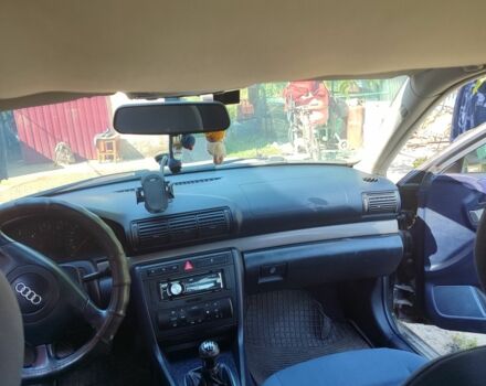 Синий Ауди А4, объемом двигателя 2.5 л и пробегом 370 тыс. км за 3000 $, фото 3 на Automoto.ua