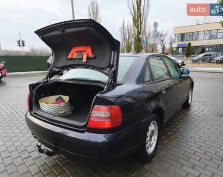 Синій Ауді А4, об'ємом двигуна 1.6 л та пробігом 348 тис. км за 2999 $, фото 21 на Automoto.ua