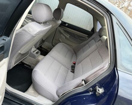 Синій Ауді А4, об'ємом двигуна 2.5 л та пробігом 300 тис. км за 1750 $, фото 5 на Automoto.ua