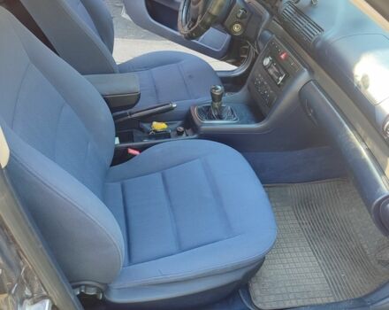 Синий Ауди А4, объемом двигателя 2.5 л и пробегом 370 тыс. км за 3000 $, фото 5 на Automoto.ua