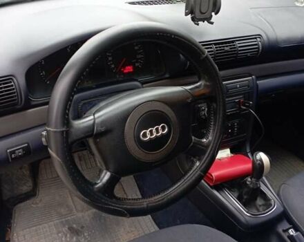 Синий Ауди А4, объемом двигателя 1.6 л и пробегом 280 тыс. км за 4150 $, фото 1 на Automoto.ua