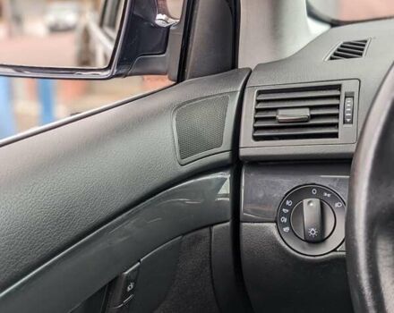 Синій Ауді А4, об'ємом двигуна 1.6 л та пробігом 305 тис. км за 5100 $, фото 26 на Automoto.ua