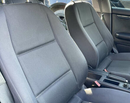 Синий Ауди А4, объемом двигателя 1.6 л и пробегом 209 тыс. км за 3750 $, фото 5 на Automoto.ua