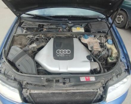 Синий Ауди А4, объемом двигателя 2.5 л и пробегом 300 тыс. км за 3300 $, фото 5 на Automoto.ua