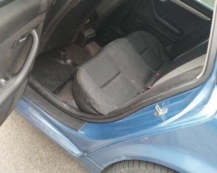 Синий Ауди А4, объемом двигателя 2.5 л и пробегом 300 тыс. км за 3300 $, фото 4 на Automoto.ua