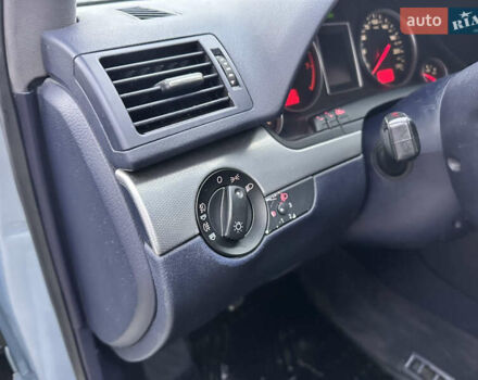 Синій Ауді А4, об'ємом двигуна 2 л та пробігом 238 тис. км за 4999 $, фото 30 на Automoto.ua
