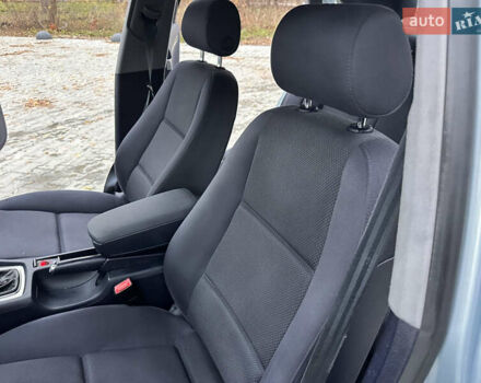 Синій Ауді А4, об'ємом двигуна 2 л та пробігом 238 тис. км за 4999 $, фото 28 на Automoto.ua