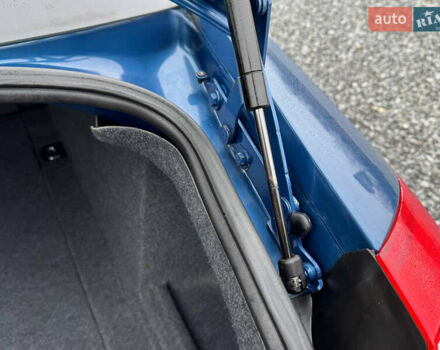 Синій Ауді А4, об'ємом двигуна 2 л та пробігом 205 тис. км за 4550 $, фото 74 на Automoto.ua