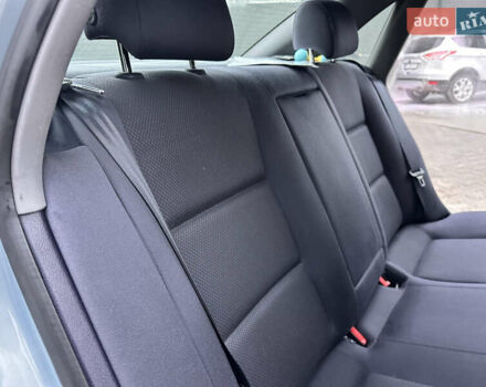 Синій Ауді А4, об'ємом двигуна 2 л та пробігом 238 тис. км за 4999 $, фото 42 на Automoto.ua