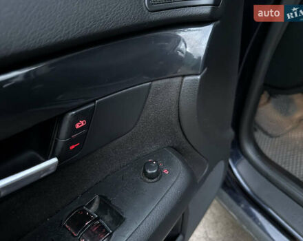 Синий Ауди А4, объемом двигателя 1.98 л и пробегом 266 тыс. км за 5399 $, фото 5 на Automoto.ua