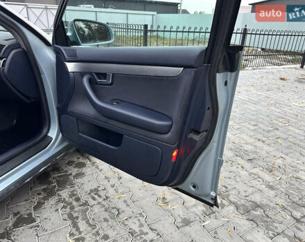 Синій Ауді А4, об'ємом двигуна 2 л та пробігом 238 тис. км за 4999 $, фото 31 на Automoto.ua