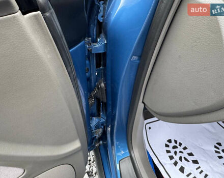 Синій Ауді А4, об'ємом двигуна 2 л та пробігом 205 тис. км за 4550 $, фото 53 на Automoto.ua