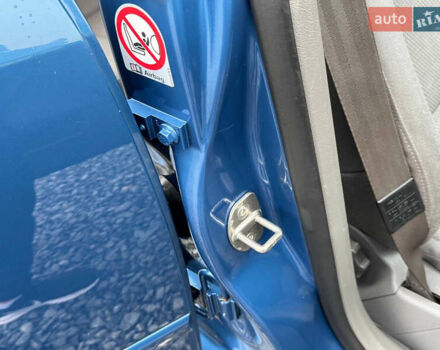 Синій Ауді А4, об'ємом двигуна 2 л та пробігом 205 тис. км за 4550 $, фото 68 на Automoto.ua