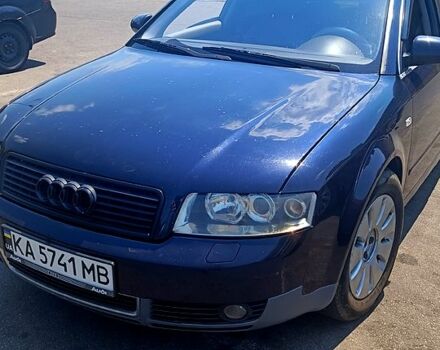 Синий Ауди А4, объемом двигателя 2 л и пробегом 400 тыс. км за 4500 $, фото 1 на Automoto.ua