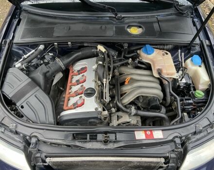 Синій Ауді А4, об'ємом двигуна 2 л та пробігом 222 тис. км за 3999 $, фото 6 на Automoto.ua