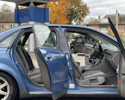 Синий Ауди А4, объемом двигателя 1.9 л и пробегом 300 тыс. км за 2200 $, фото 6 на Automoto.ua