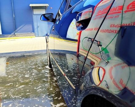 Синий Ауди А4, объемом двигателя 1.6 л и пробегом 207 тыс. км за 5700 $, фото 3 на Automoto.ua